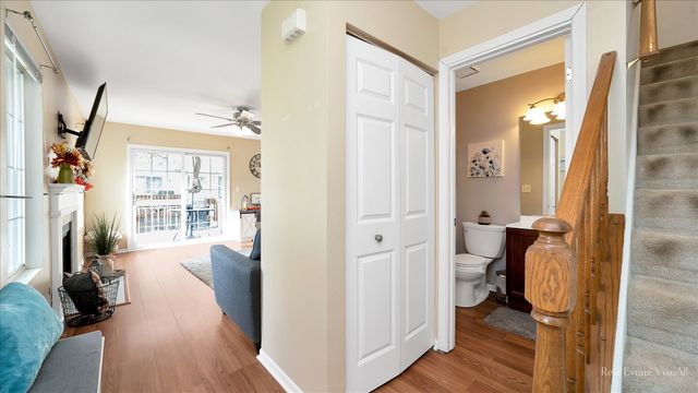 1312 Sandhurst Lane 1312, South Elgin, IL 60177