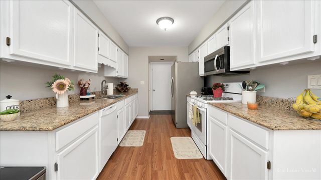 1312 Sandhurst Lane 1312, South Elgin, IL 60177