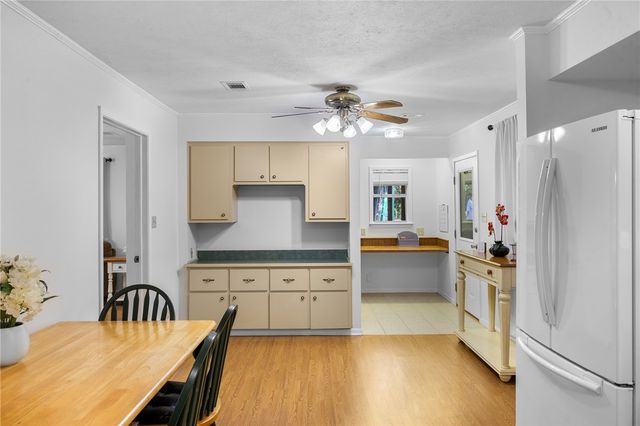 13058 Oak Forest Drive, Bryan, TX 77807