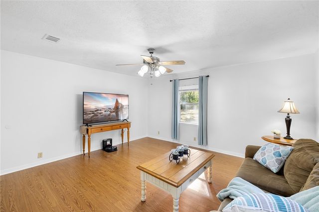 13058 Oak Forest Drive, Bryan, TX 77807