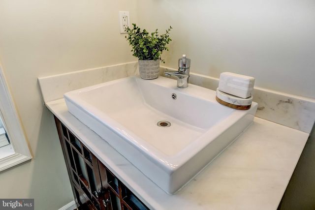 1125 S CHARLES ST, Baltimore, MD 21230