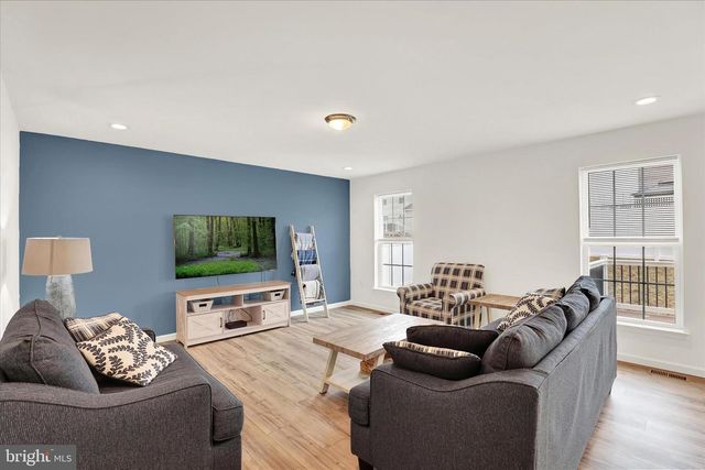 3540 SUMMER DR, Dover, PA 17315