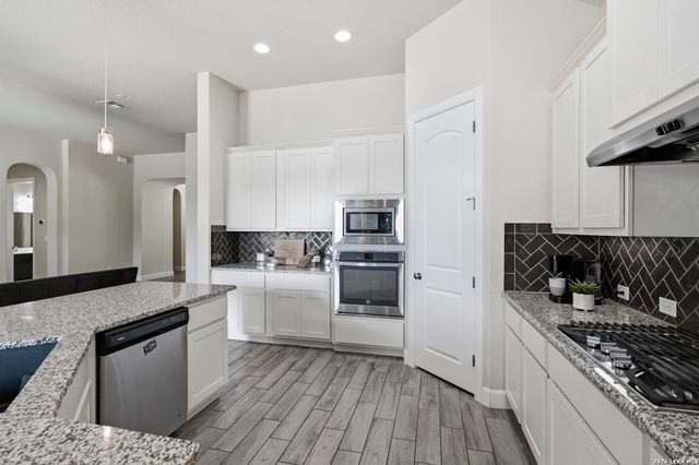 120 Escalera Cir, Boerne, TX 78006