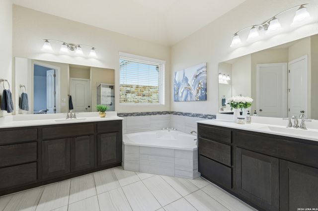 120 Escalera Cir, Boerne, TX 78006