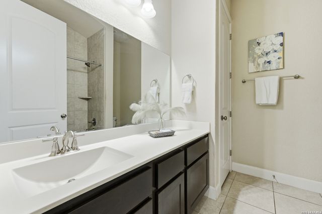 120 Escalera Cir, Boerne, TX 78006