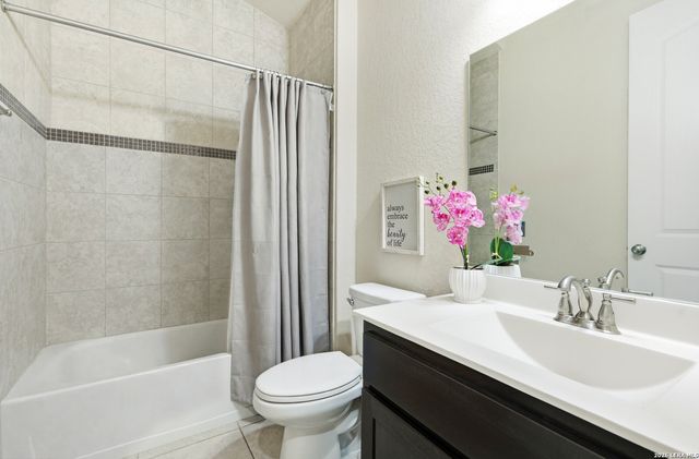 120 Escalera Cir, Boerne, TX 78006