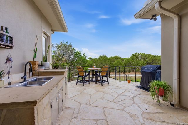 120 Escalera Cir, Boerne, TX 78006