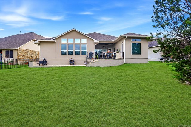 120 Escalera Cir, Boerne, TX 78006