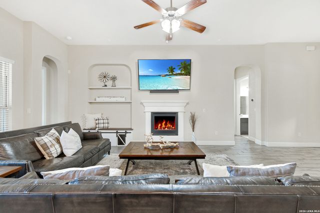 120 Escalera Cir, Boerne, TX 78006