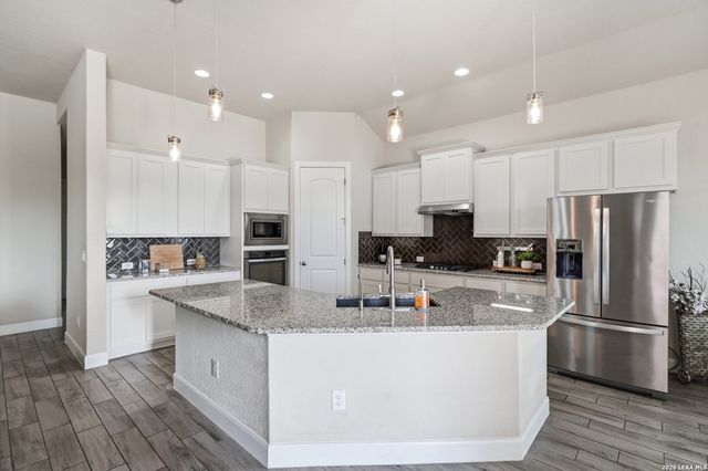 120 Escalera Cir, Boerne, TX 78006