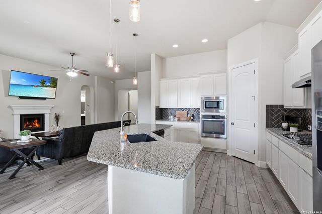 120 Escalera Cir, Boerne, TX 78006