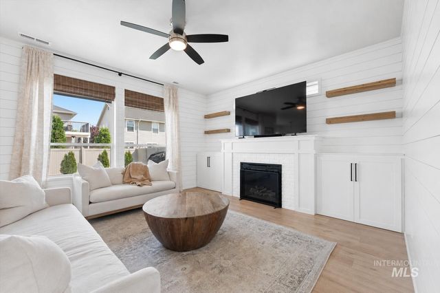 3094 W Sunny Cove St, Meridian, ID 83646