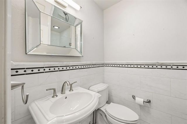 2300 NW 56th Street, Oklahoma City, OK 73112