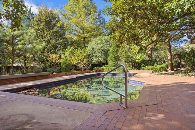2300 NW 56th Street, Oklahoma City, OK 73112