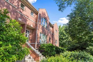 1771 Dewes Street E, Glenview, IL 60025
