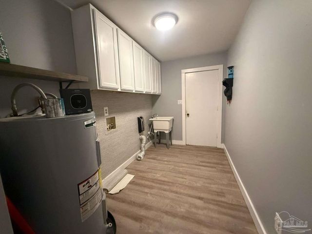 7474 Baywoods Ln, Pensacola, FL 32504