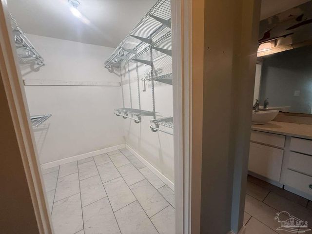 7474 Baywoods Ln, Pensacola, FL 32504