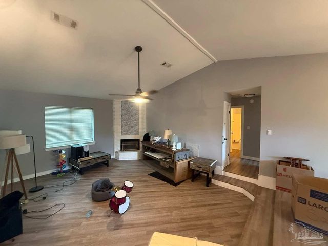 7474 Baywoods Ln, Pensacola, FL 32504