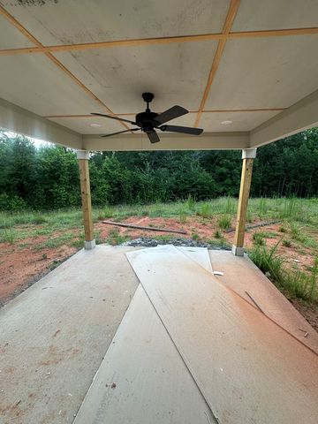 140 Young Lane, Hamilton, GA 31811