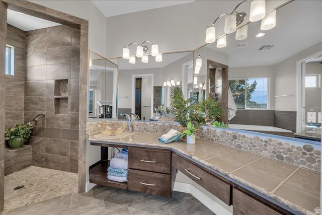 401 W SILVER RD, Leeds, UT 84746