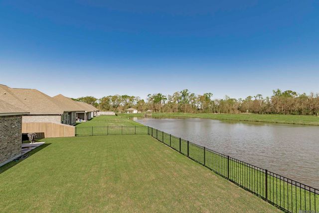 7219 Panama Canal Dr, Gonzales, LA 70737