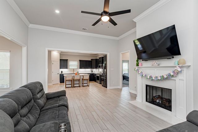 7219 Panama Canal Dr, Gonzales, LA 70737