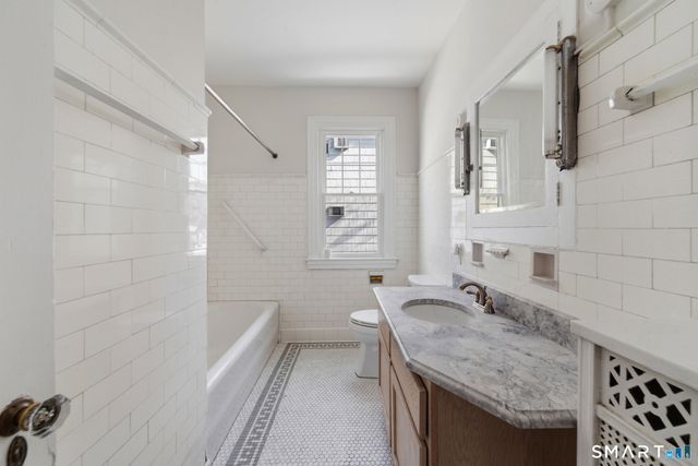 781 Farmington Avenue, West Hartford, CT 06119