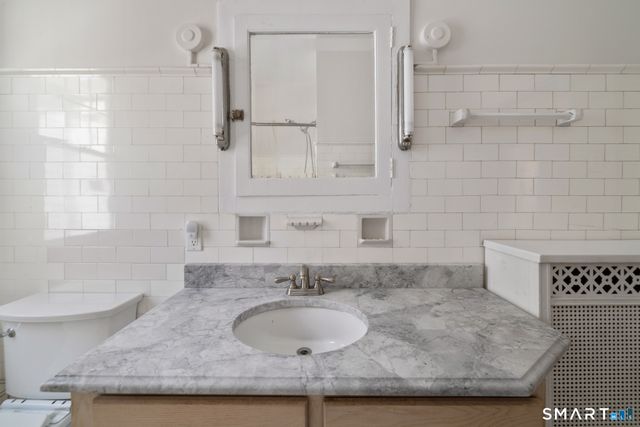 781 Farmington Avenue, West Hartford, CT 06119