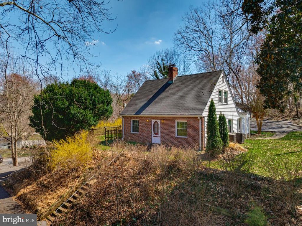 907 CHARLES ST, La Plata, MD 20646