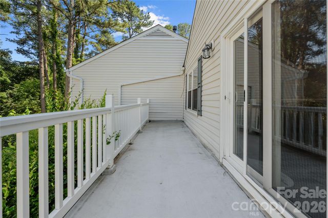 8521 Castle Pine Court, Charlotte, NC 28226