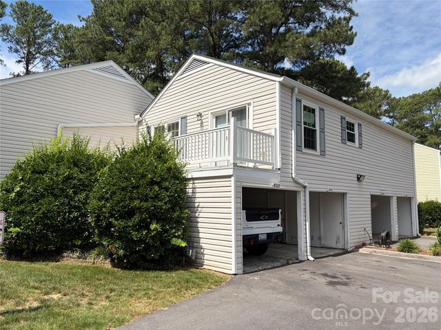 8521 Castle Pine Court, Charlotte, NC 28226