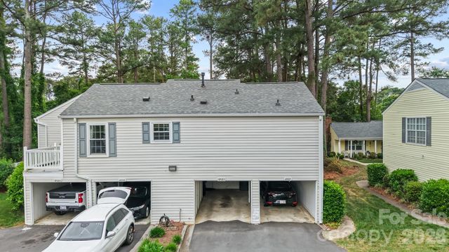 8521 Castle Pine Court, Charlotte, NC 28226