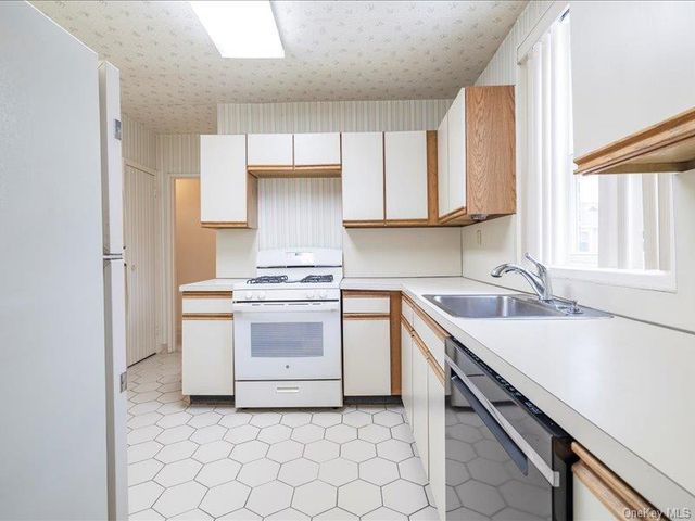 280 Atlantic Avenue 316, East Rockaway, NY 11518