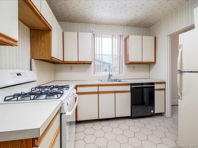 280 Atlantic Avenue 316, East Rockaway, NY 11518