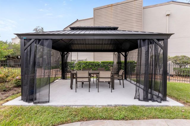1100 Augusta Drive 88, Houston, TX 77057