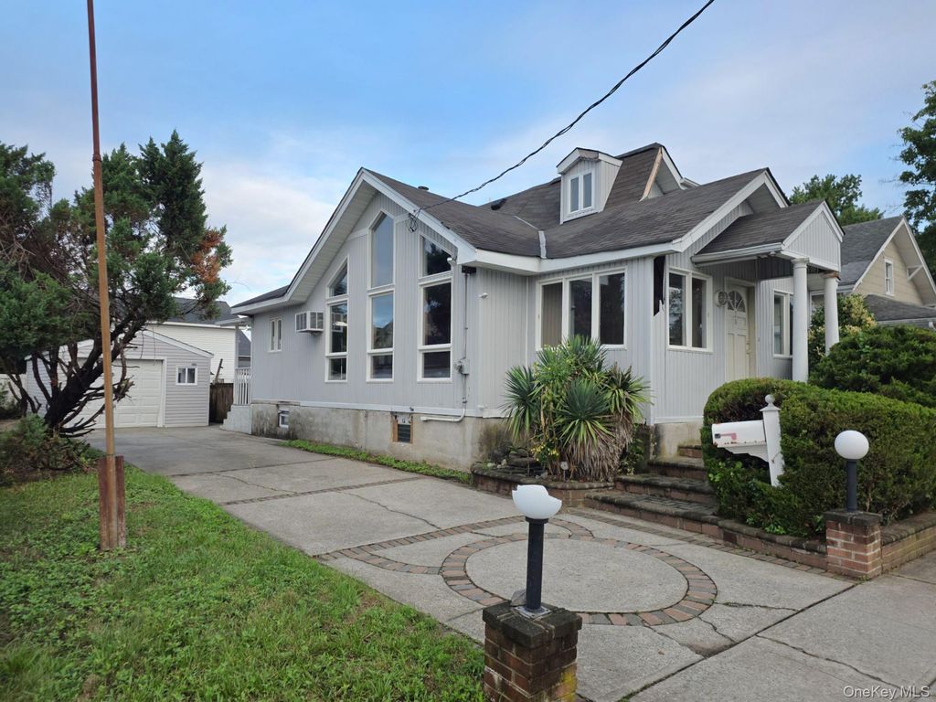 26 Gordon Place, Freeport, NY 11520 — photo 2