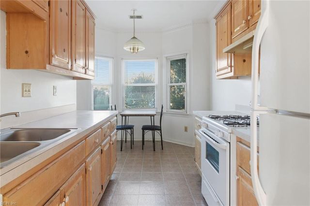 717 Creekside CRES, Chesapeake, VA 23320