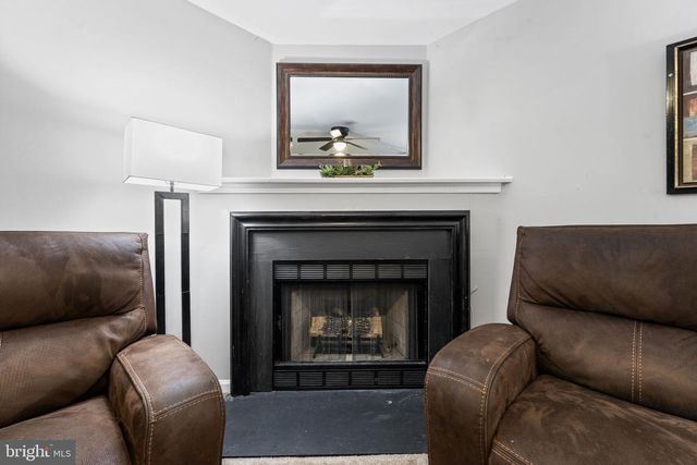 28 WOODCREST CT, Newark, DE 19702