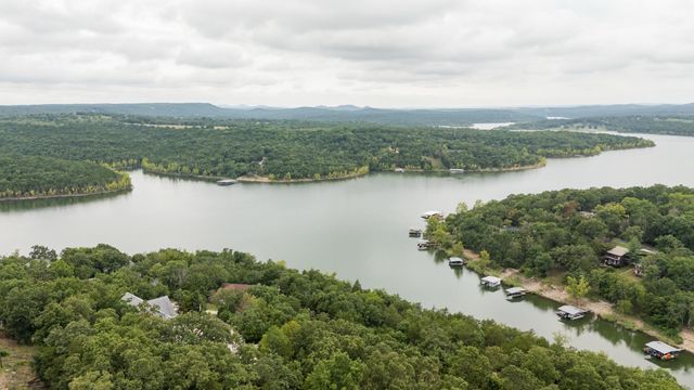 106 Cave Creek Lane, Lampe, MO 65681