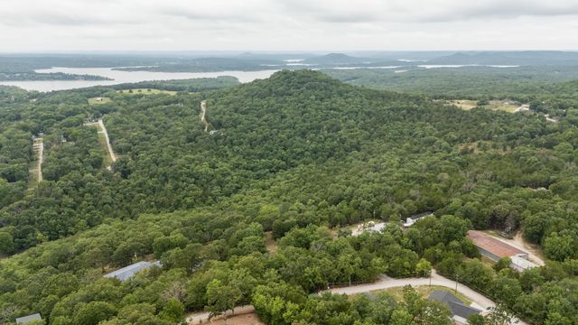 106 Cave Creek Lane, Lampe, MO 65681