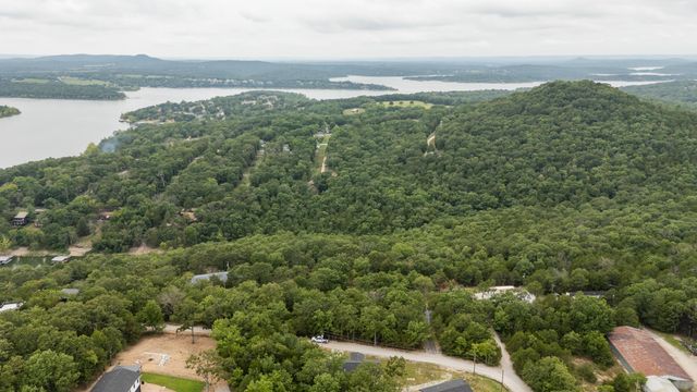 106 Cave Creek Lane, Lampe, MO 65681