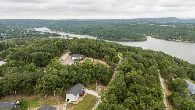 106 Cave Creek Lane, Lampe, MO 65681