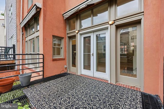 114 BAINBRIDGE ST, Philadelphia, PA 19147