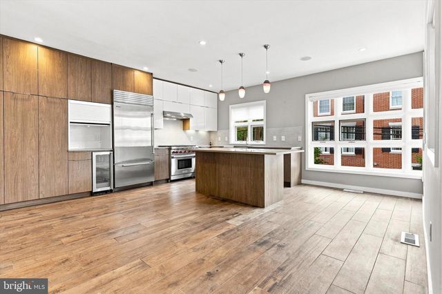 114 BAINBRIDGE ST, Philadelphia, PA 19147