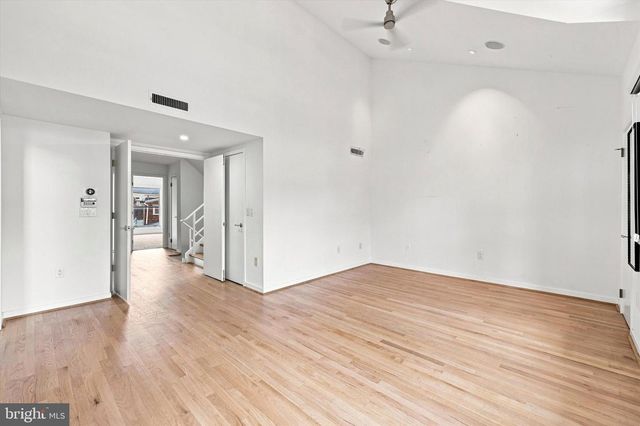 114 BAINBRIDGE ST, Philadelphia, PA 19147