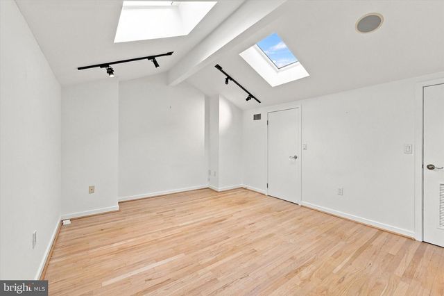 114 BAINBRIDGE ST, Philadelphia, PA 19147