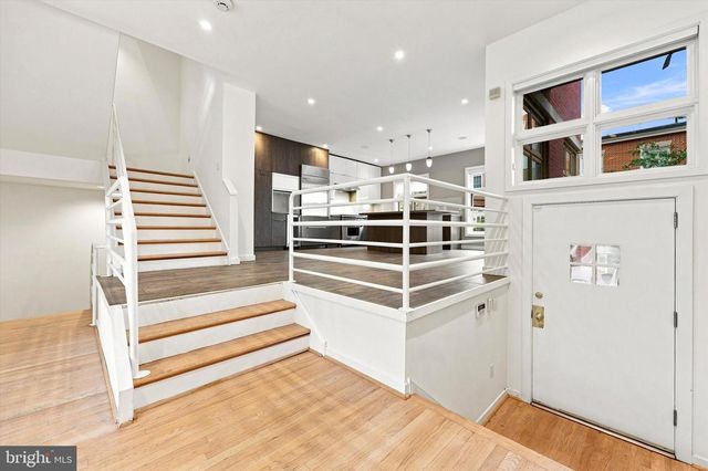 114 BAINBRIDGE ST, Philadelphia, PA 19147