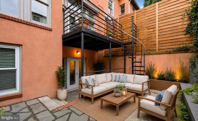 114 BAINBRIDGE ST, Philadelphia, PA 19147