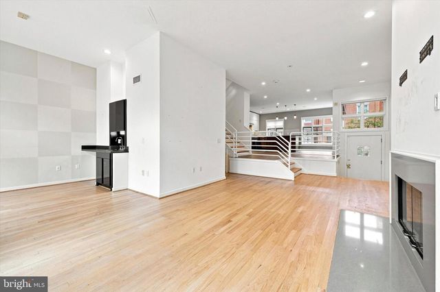 114 BAINBRIDGE ST, Philadelphia, PA 19147