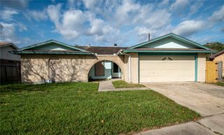5705 Crest Pebble Dr, Corpus Christi, TX 78415